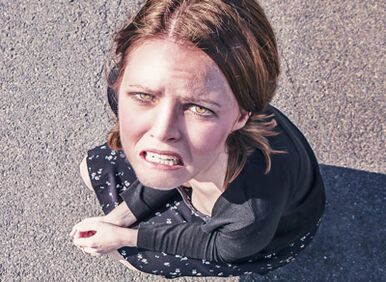 La jeune fille a fait face aux conséquences d'une mammoplastie d'augmentation